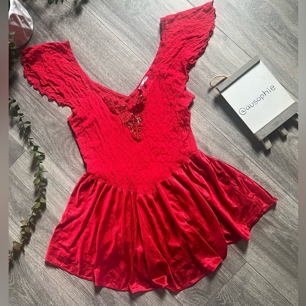 Vintage Cinema Etoile Red Lace Lingerie w Flutter Sleeves & Satin Circle Skirt S